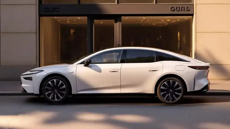 Toyota bZ7 – новый электрический флагман, но только для Китая — photo 2
