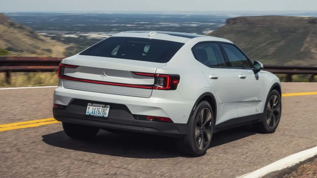Polestar подтвердил, что его самая успешная модель – Polestar 2 – получит продолжение — photo 3