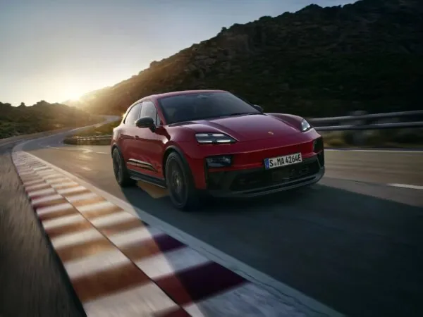 Porsche Macan GTS – наиболее драйвовая версия электрического кроссовера — photo 60092