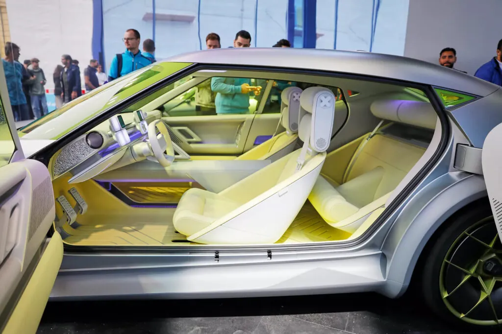 Серийный Hyundai Ioniq 3 будет смотреться так же интересно, как и концепт — photo 5