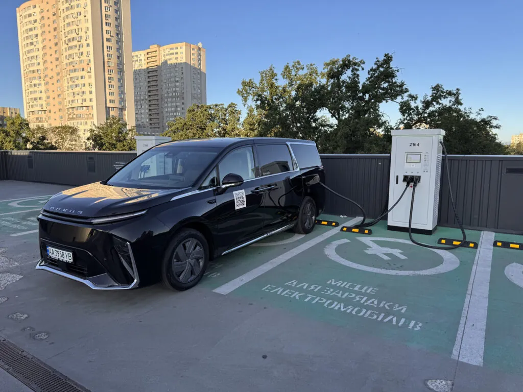 Обзор Maxus MIFA 9: Электрический бизнес-джет на колесах или компромисс на миллион? — photo 21