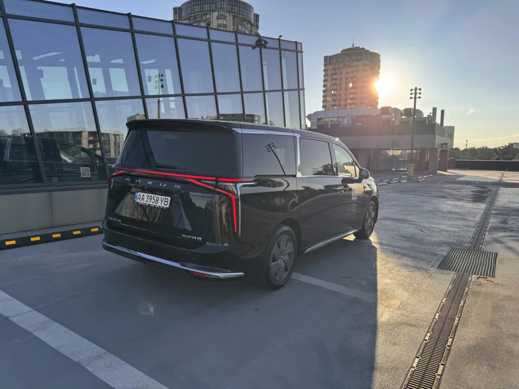 Обзор Maxus MIFA 9: Электрический бизнес-джет на колесах или компромисс на миллион? — photo 3