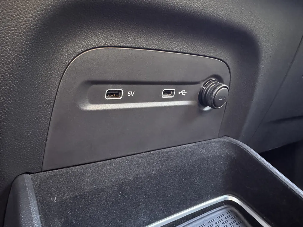 Обзор Maxus MIFA 9: Электрический бизнес-джет на колесах или компромисс на миллион? — photo 6