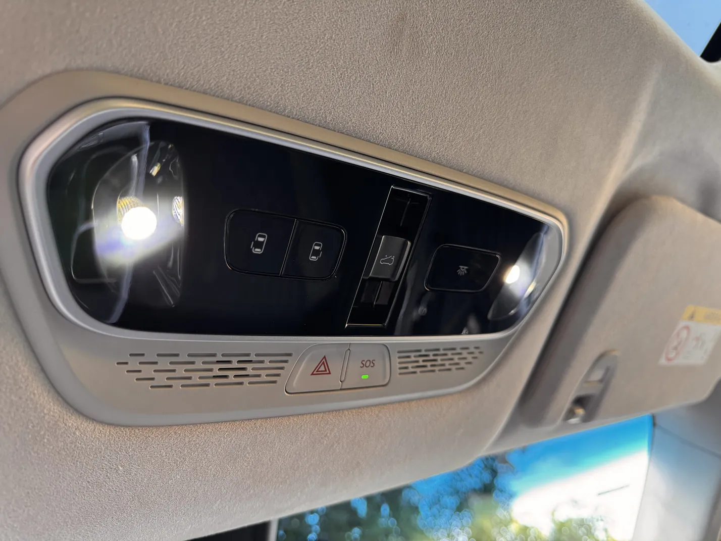 Обзор Maxus MIFA 9: Электрический бизнес-джет на колесах или компромисс на миллион? — photo 4