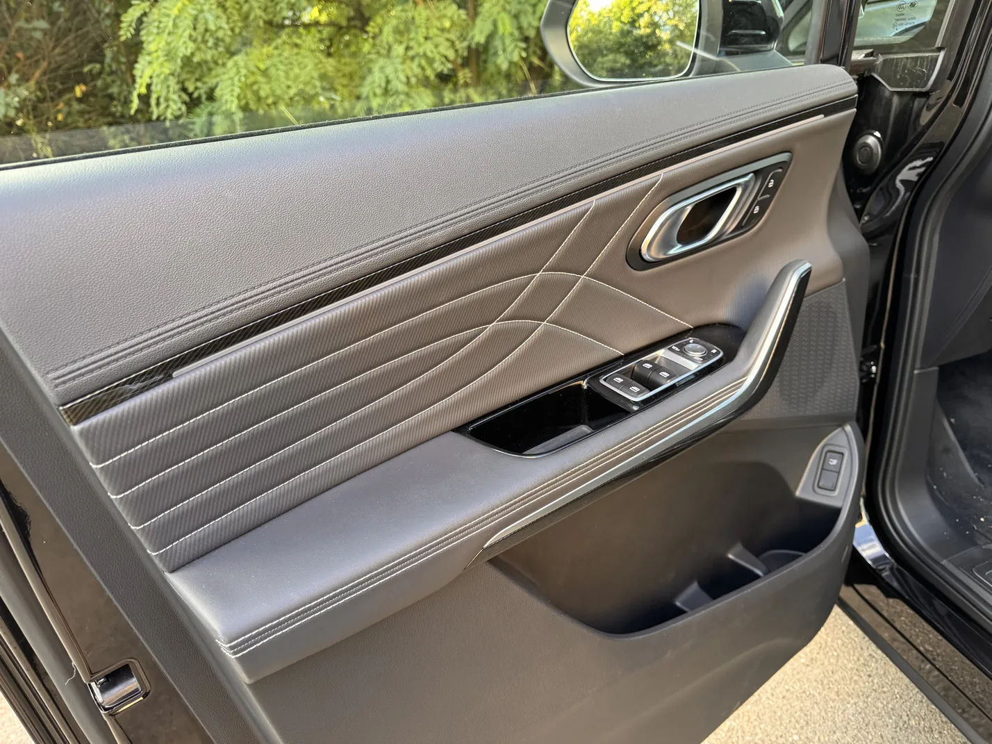 Обзор Maxus MIFA 9: Электрический бизнес-джет на колесах или компромисс на миллион? — photo 12