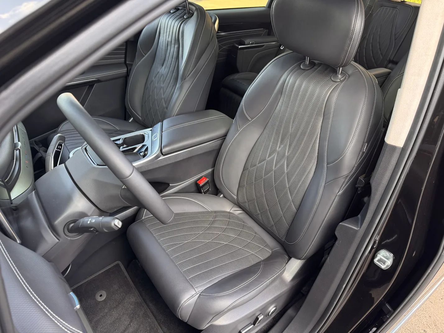 Обзор Maxus MIFA 9: Электрический бизнес-джет на колесах или компромисс на миллион? — photo 7