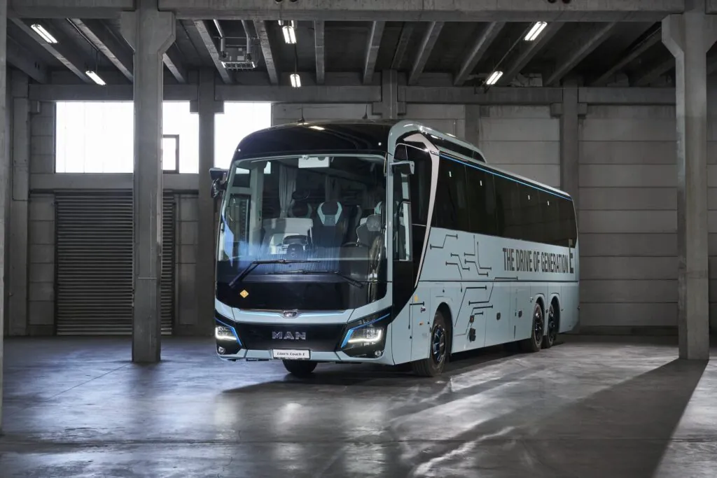 Електричний автобус MAN Lion’s Coach E отримав нагороду «Сталий автобус року 2026» — photo 3