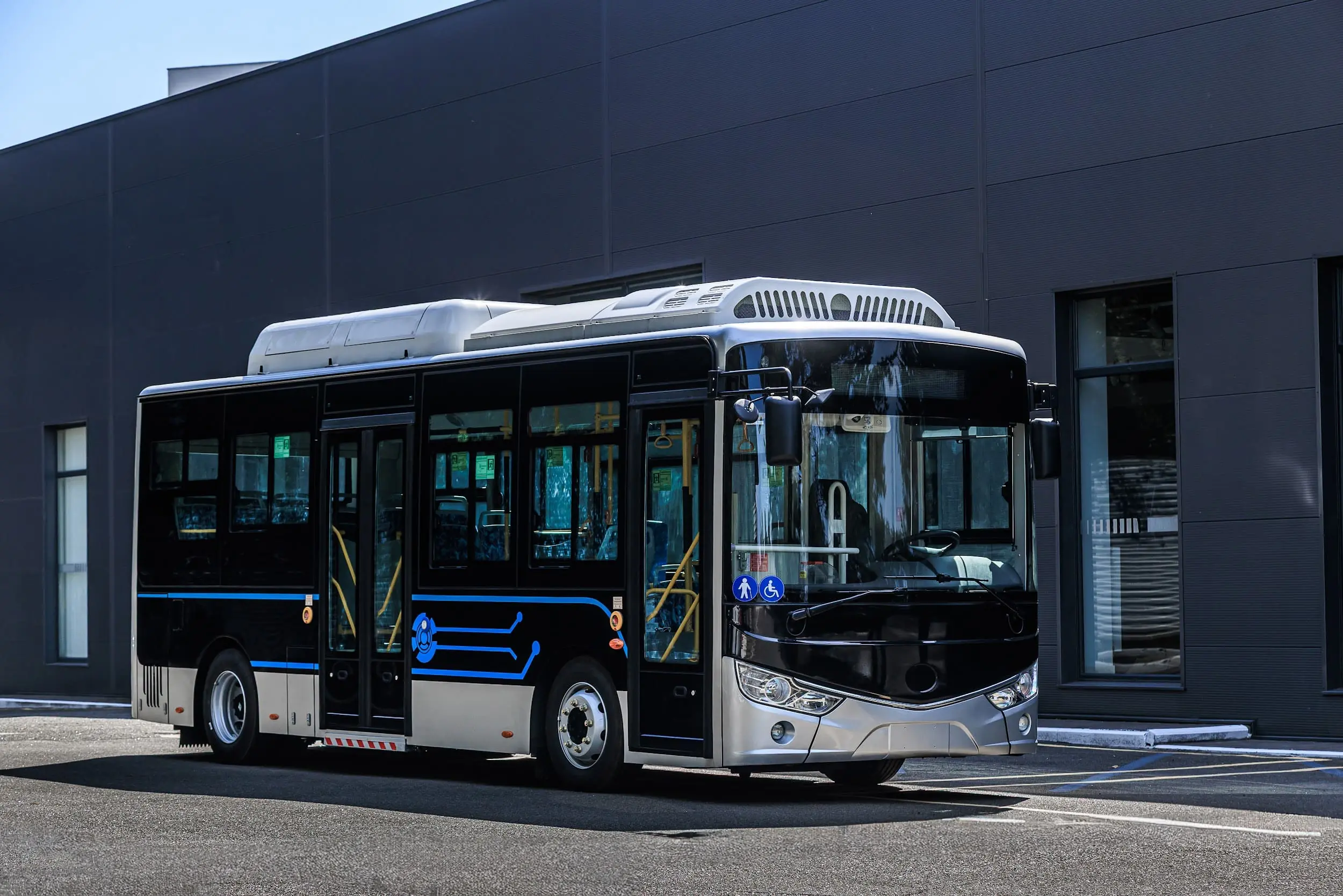 На выставке “Коммунтех-2025” показали электрический автобус Ostcar 8 — photo 59601 На выставке “Коммунтех-2025” показали электрический автобус Ostcar 8 — photo 59601