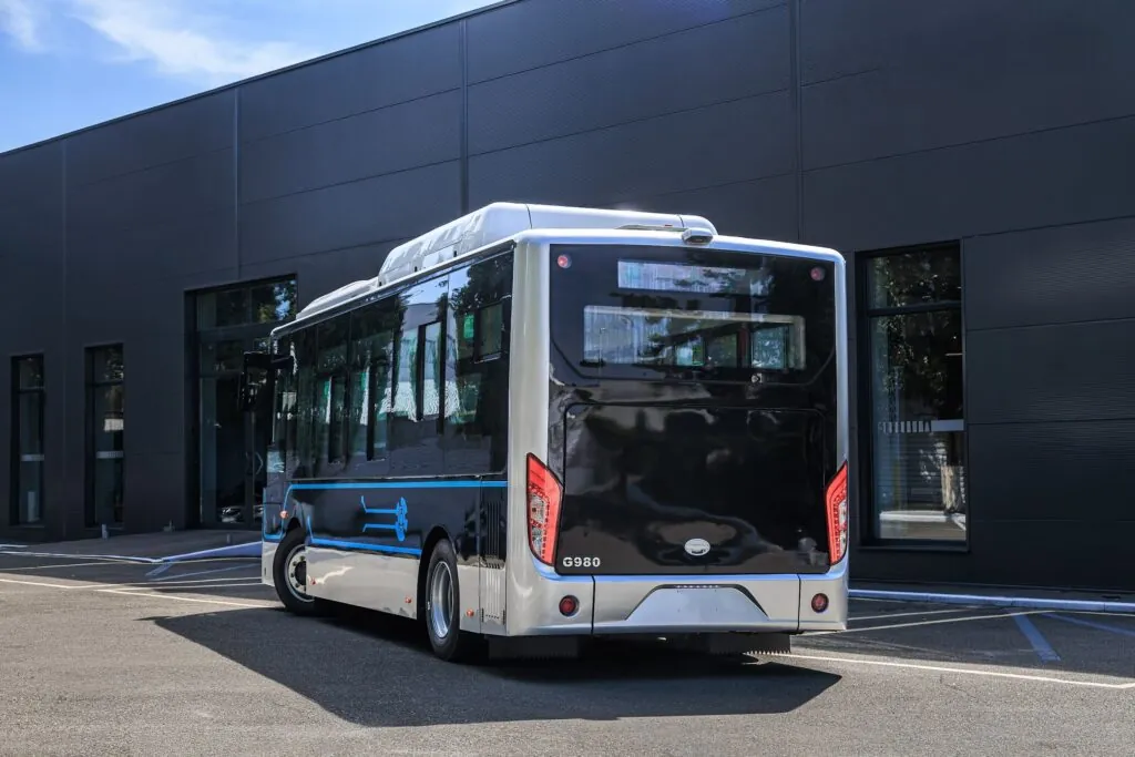 На выставке “Коммунтех-2025” показали электрический автобус Ostcar 8 — photo 6 На выставке “Коммунтех-2025” показали электрический автобус Ostcar 8 — photo 6