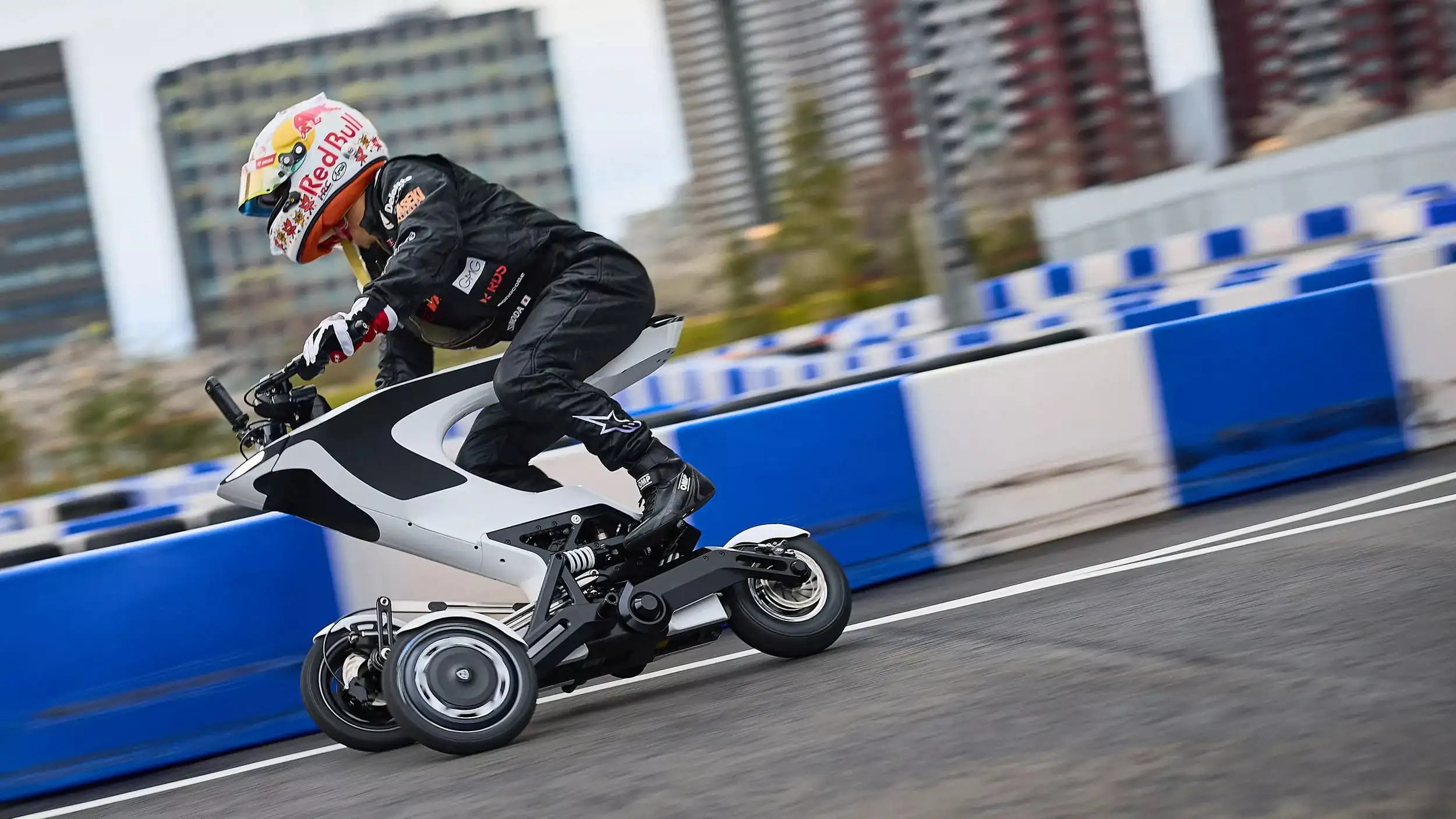 Японці знову дивують своєю креативністю у світі електромобільності — photo 61148