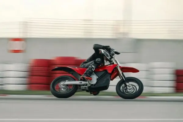 Stark Future представила городской электробайк VARG MX — photo 59563