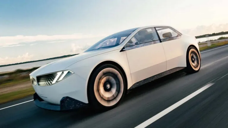 Новий електричний BMW i3 витісняє легендарну «трійку» з рідного заводу — photo 61708