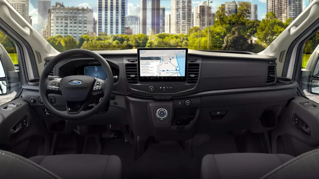 Електричний фургон Ford E-Transit оновився та «став розумнішим» — photo 2