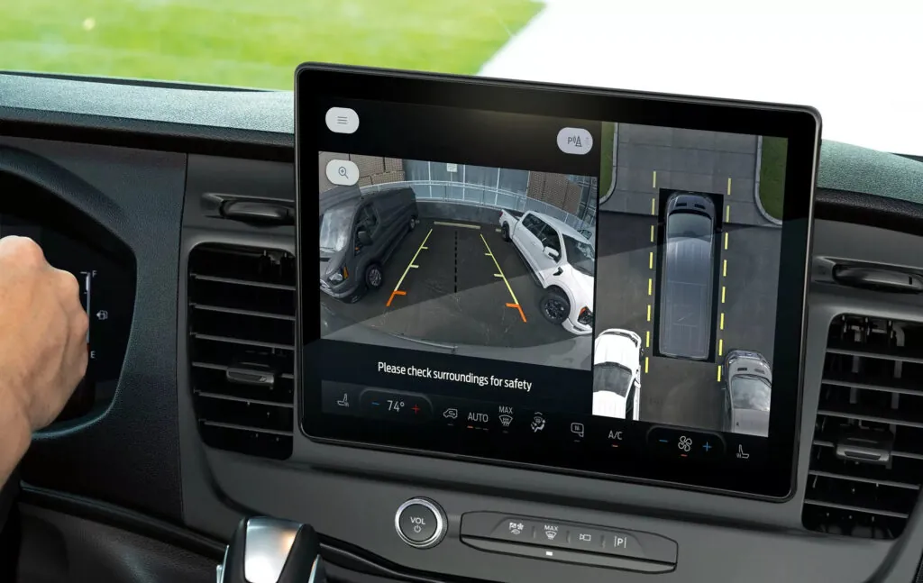 Електричний фургон Ford E-Transit оновився та «став розумнішим» — photo 3