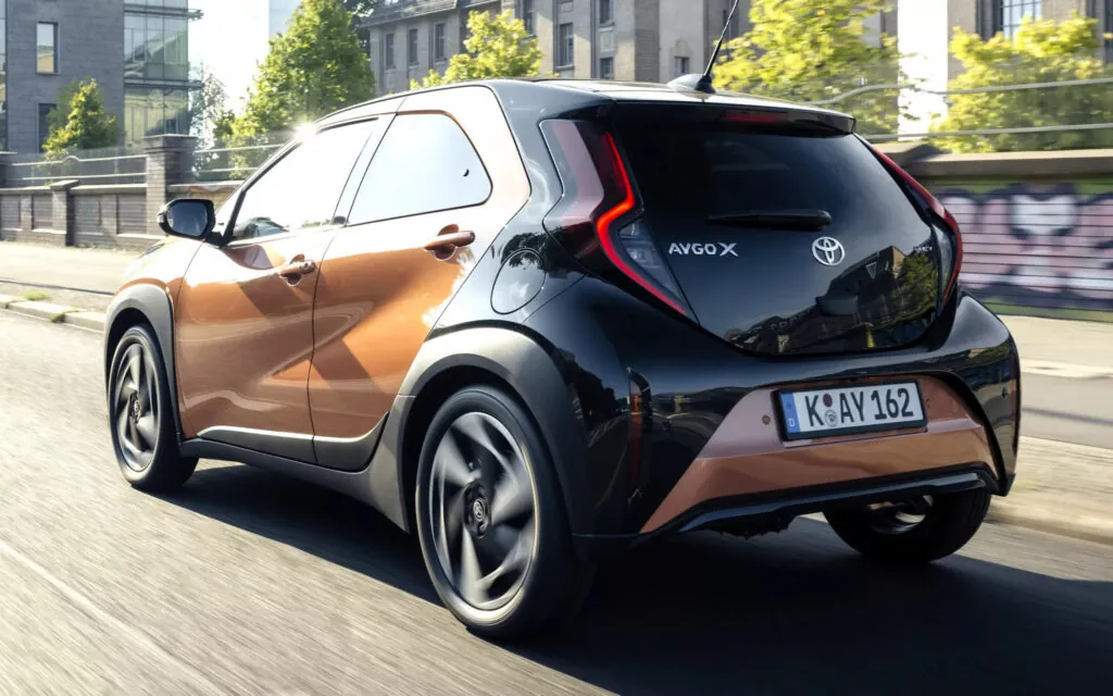 Власників електромобілів у Великій Британії зобов’яжуть платити податок за кожен кілометр — photo 3