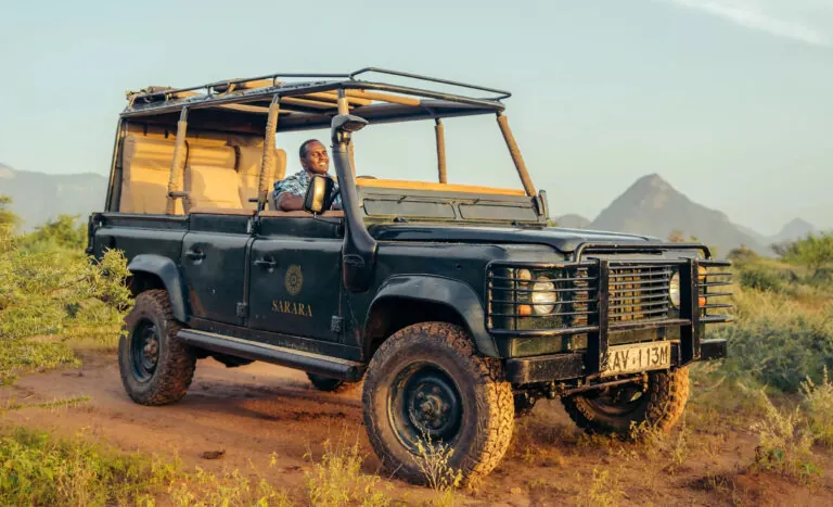 Кенійський заповідник переобладнав свої дизельні Defender на електромобілі — photo 63841