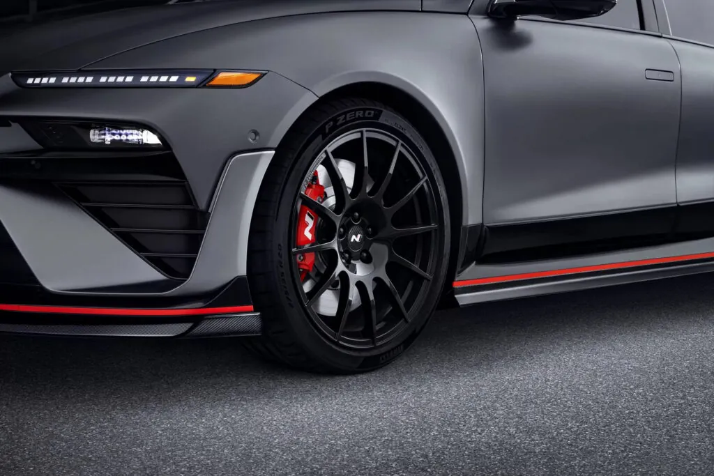 Hyundai представила комплект карбонових деталей для електроседану Ioniq 6 N — photo 7 Hyundai представила комплект карбонових деталей для електроседану Ioniq 6 N — photo 7