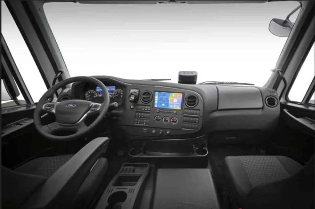 Ford представил свой первый полностью электрический тягач – F-Line E — photo 3