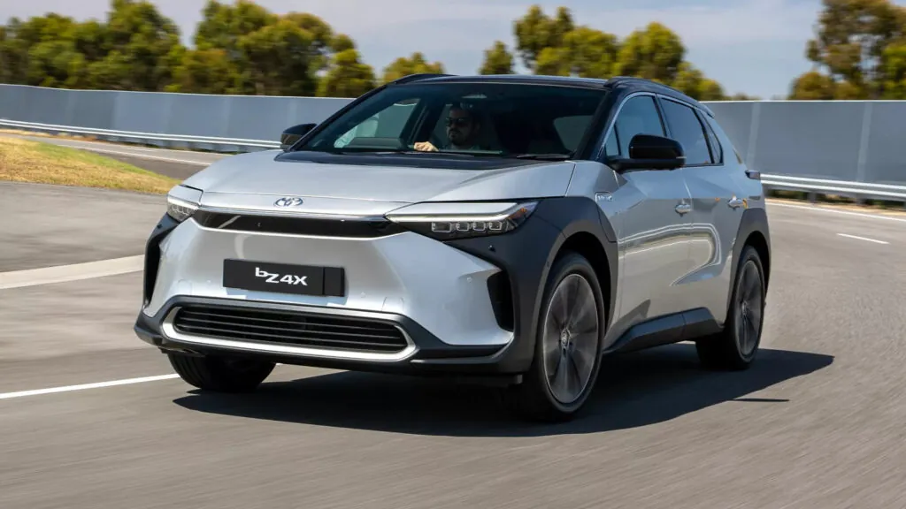 Toyota відкладає запуск заводу з виробництва акумуляторів для електромобілів — photo 2