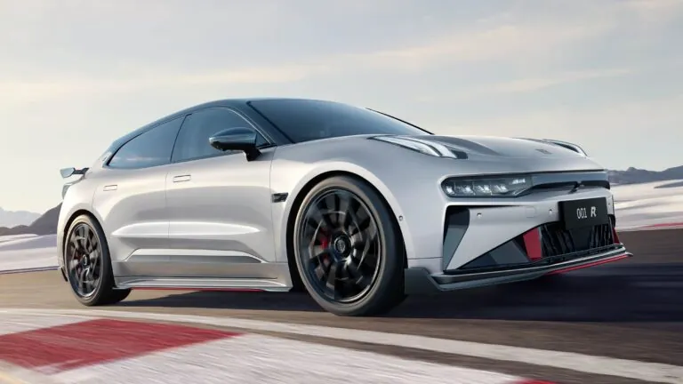 Китай планує обмежити швидкість розгону автомобіля до 100 км/год — photo 62176