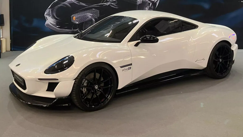 Caterham працює над спортивним електромобілем своєї мрії — photo 2 Caterham працює над спортивним електромобілем своєї мрії — photo 2