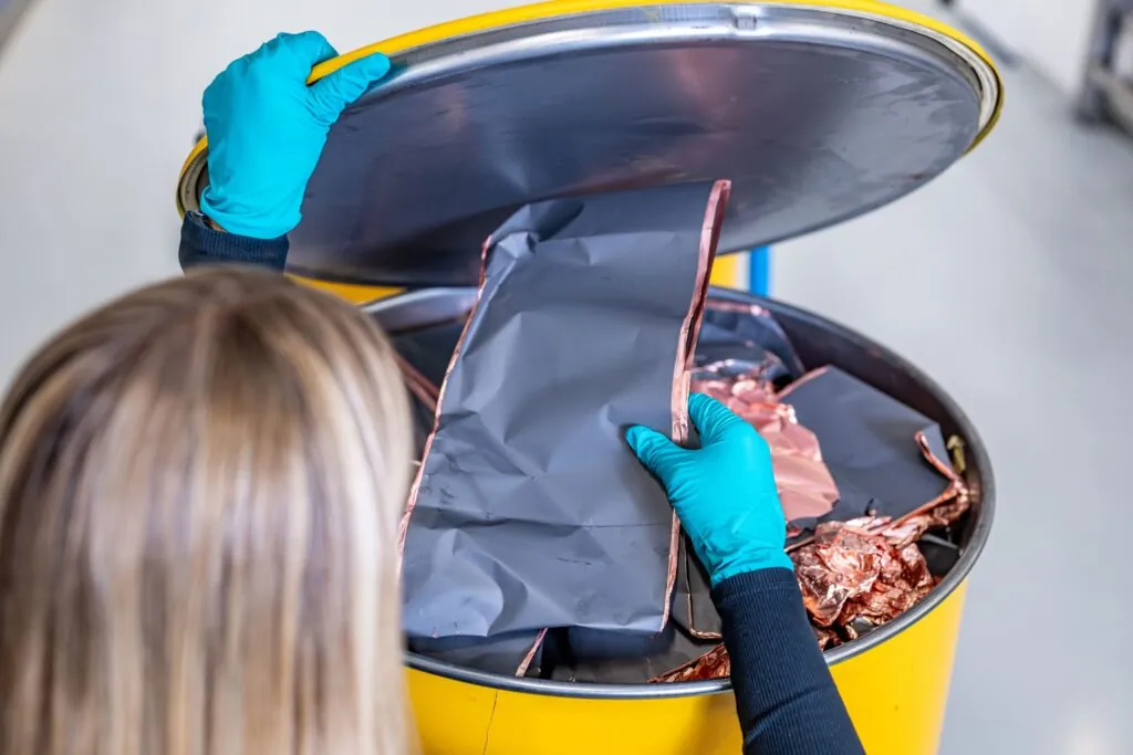 BMW Group із компанією Encory відкрили новий центр перероблення акумуляторів — photo 3