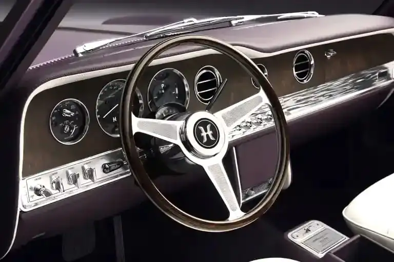 Класичний Rolls-Royce Corniche перетворили на електромобіль — photo 5 Класичний Rolls-Royce Corniche перетворили на електромобіль — photo 5