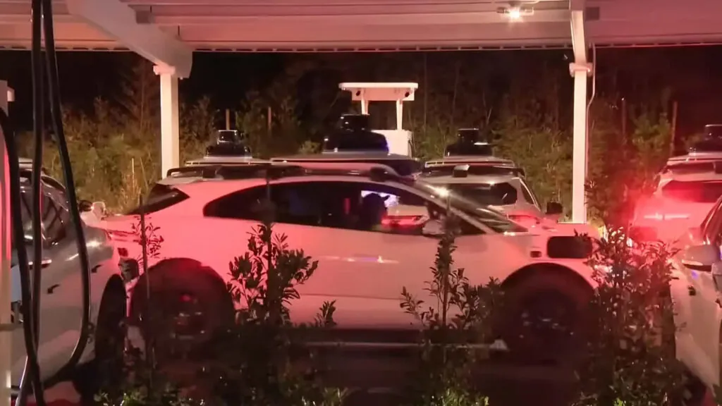 Waymo сталкивается с проблемой подзарядки — photo 2 Waymo сталкивается с проблемой подзарядки — photo 2