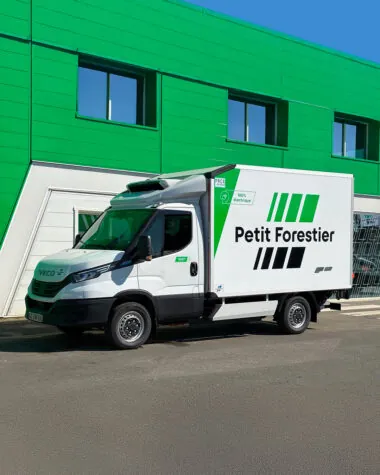 Petit Forestier Group ввела в експлуатацію 275 електричних IVECO eDaily по всій Європі — photo 69551