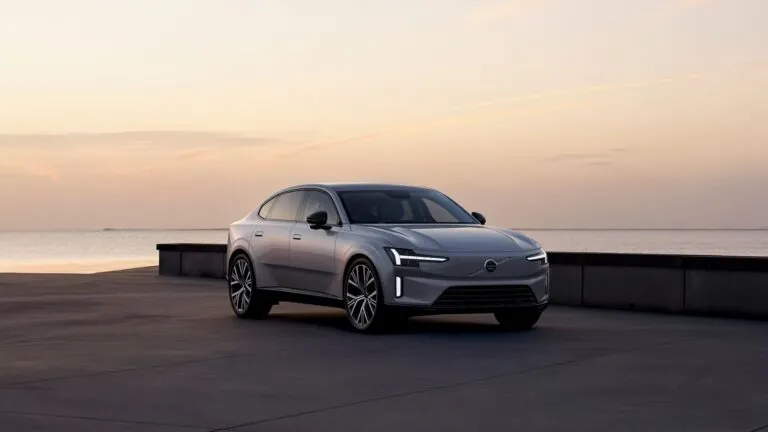 Новый электрический седан Volvo ES90 выходит на украинский рынок — photo 73847
