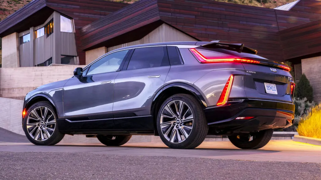 Ремонт електромобілів дешевшає — photo 5 Ремонт електромобілів дешевшає — photo 5