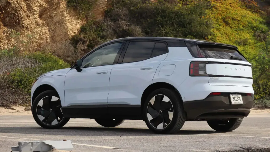 Volvo запускає масштабне оновлення програмного забезпечення для електромобілів — photo 2 Volvo запускає масштабне оновлення програмного забезпечення для електромобілів — photo 2