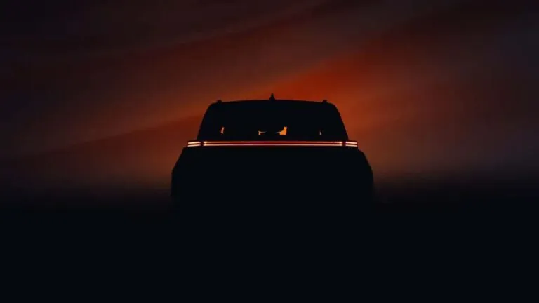 Toyota готує електричний трирядний кросовер — photo 71707