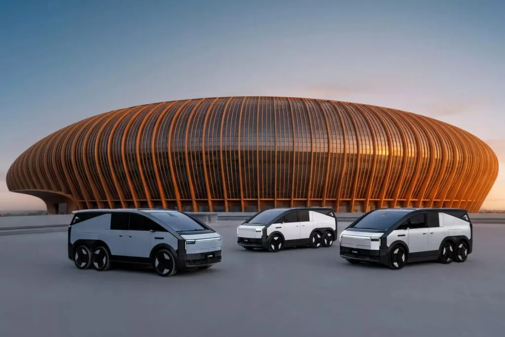 Теперь можно купить двухместный дрон с собственным «гаражом» на колесах — photo 3 Теперь можно купить двухместный дрон с собственным «гаражом» на колесах — photo 3