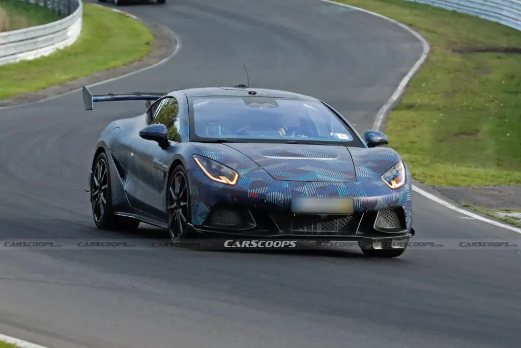 BYD для глобального виходу на ринок залучив колишнього агента 007 — photo 3 BYD для глобального виходу на ринок залучив колишнього агента 007 — photo 3