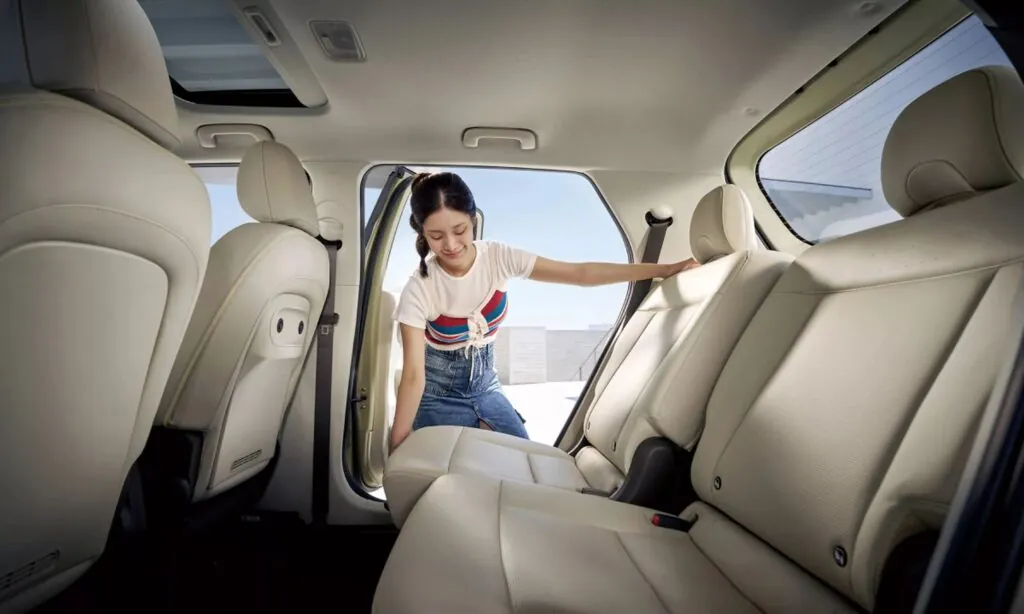 Hyundai представила премиальную версию своего самого маленького электрокара — photo 3