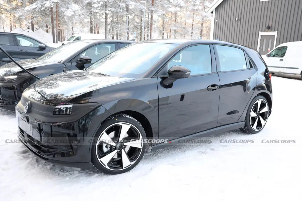 Новый компактный электромобиль Volkswagen почти без маскировки появился на тестах — photo 3 Новый компактный электромобиль Volkswagen почти без маскировки появился на тестах — photo 3