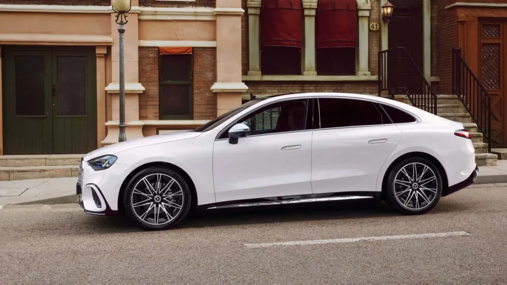 Mercedes-Benz представив абсолютно новий повністю електричний C-Class — photo 3 Mercedes-Benz представив абсолютно новий повністю електричний C-Class — photo 3