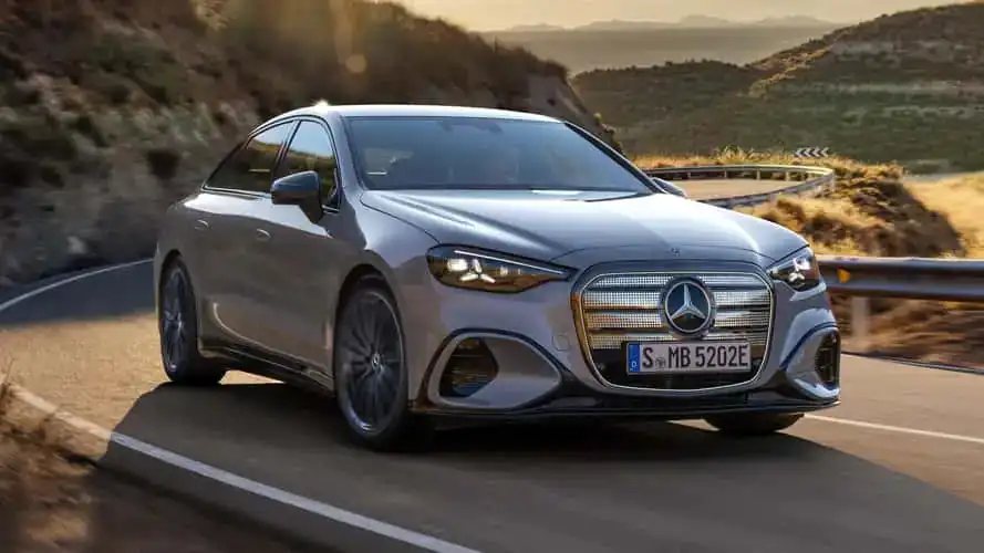 Mercedes-Benz представил совершенно новый полностью электрический C-Class — photo 79611