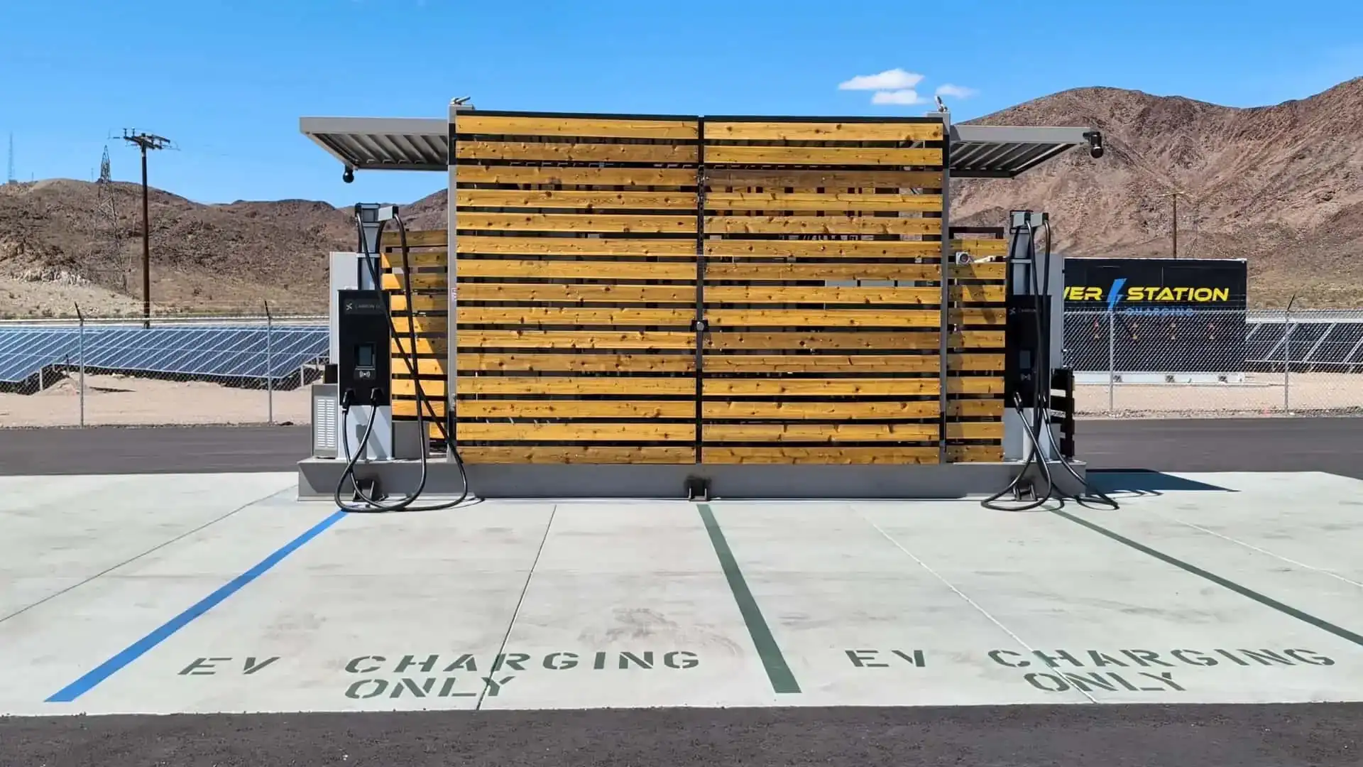 Стартап PowerStation Charging открыл бесплатную зарядную станцию, питающуюся от солнца — photo 78423