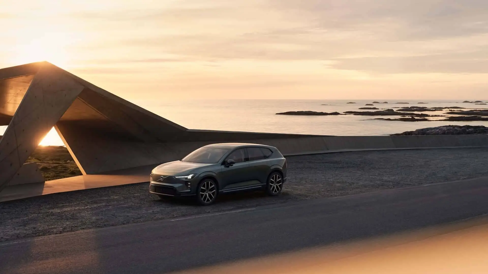 Электрический кроссовер Volvo EX60 может стать Вашим персональным гидом — photo 82565