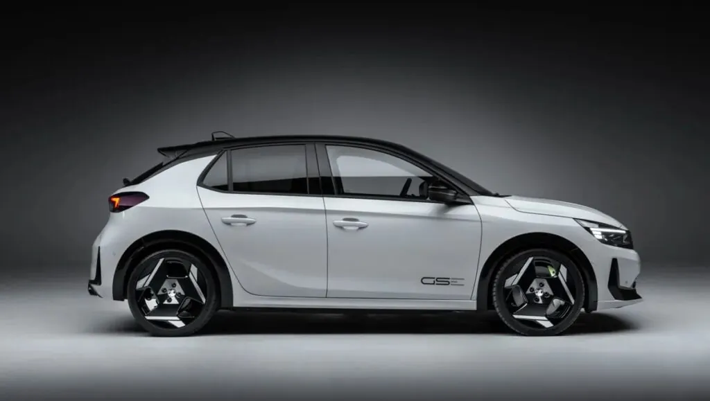 Новый Opel Corsa GSE оказался динамичнее Peugeot GTI — photo 2