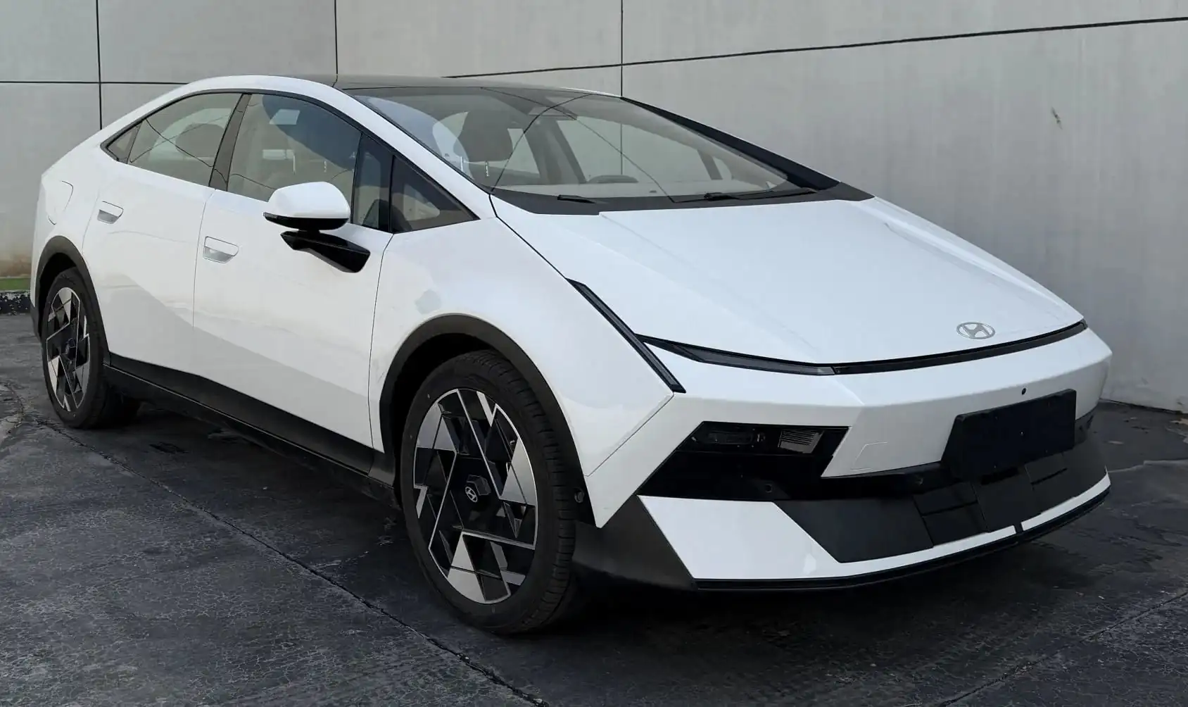 Появились первые изображения электрического Hyundai Ioniq V — photo 81688