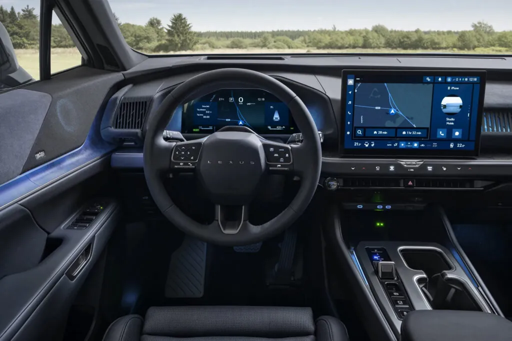 Электрический кроссовер Lexus TZ отличается самым тихим салоном — photo 3 Электрический кроссовер Lexus TZ отличается самым тихим салоном — photo 3
