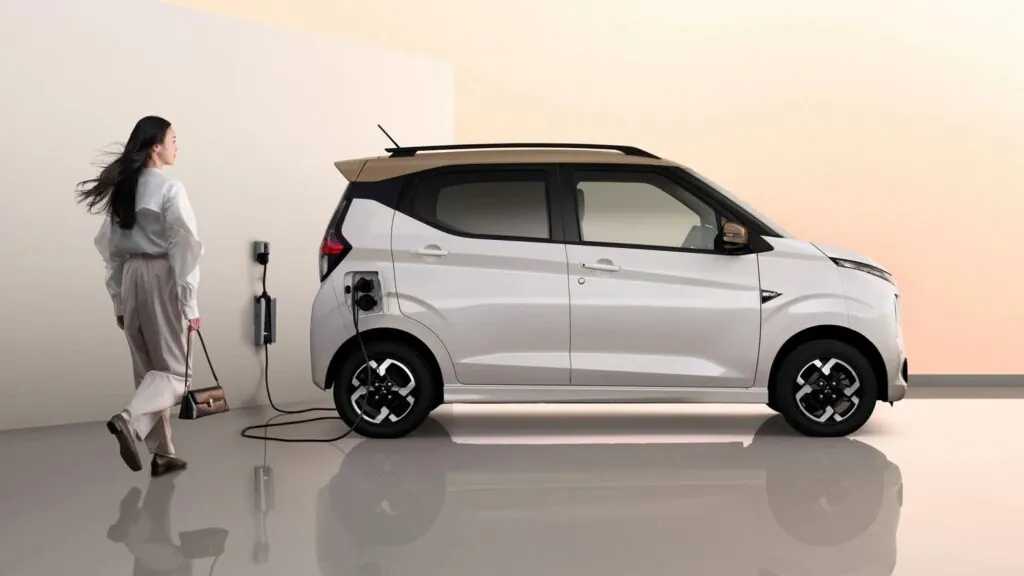 Кей-кар Mitsubishi за $11 700 – это резервный павербанк, который еще и умеет ездить — photo 6