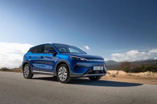 За три года BYD получил 5% рынка Великобритании, продав 100 тысяч авто — photo 86097