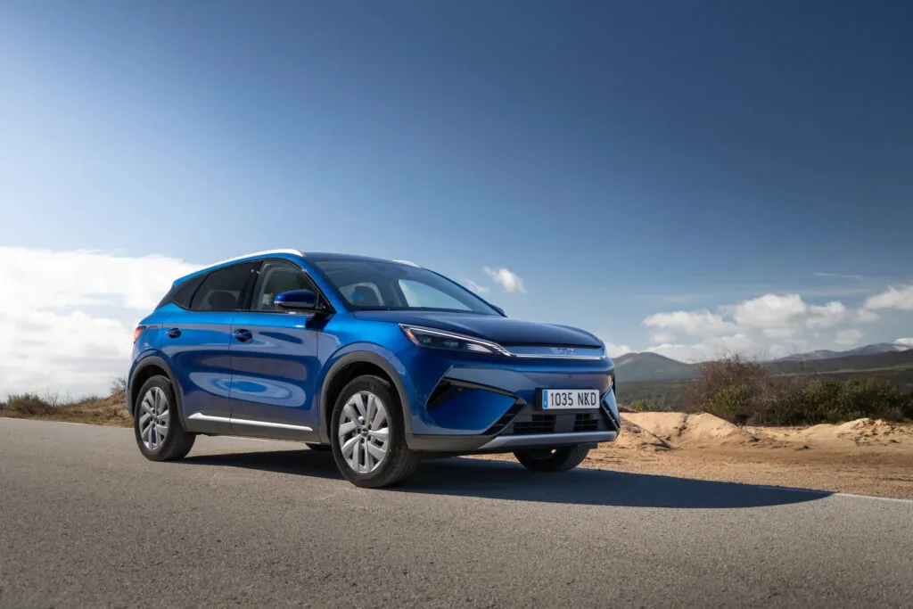BYD планує продавати гуманоїдних роботів поруч із електромобілями — photo 2