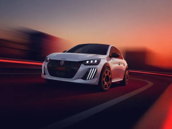 Peugeot виводить на ринок серійний електричний E-208 GTi — photo 85012