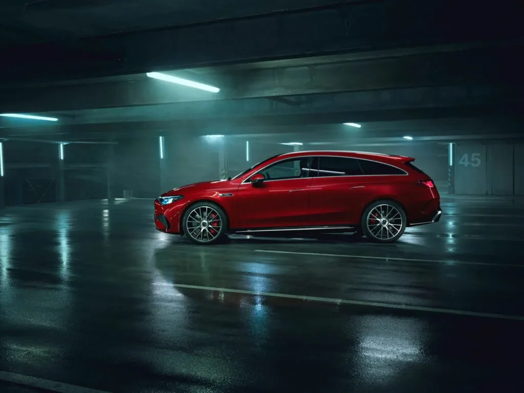 Компанія Mercedes-AMG представила електричний CLA 45 — photo 2