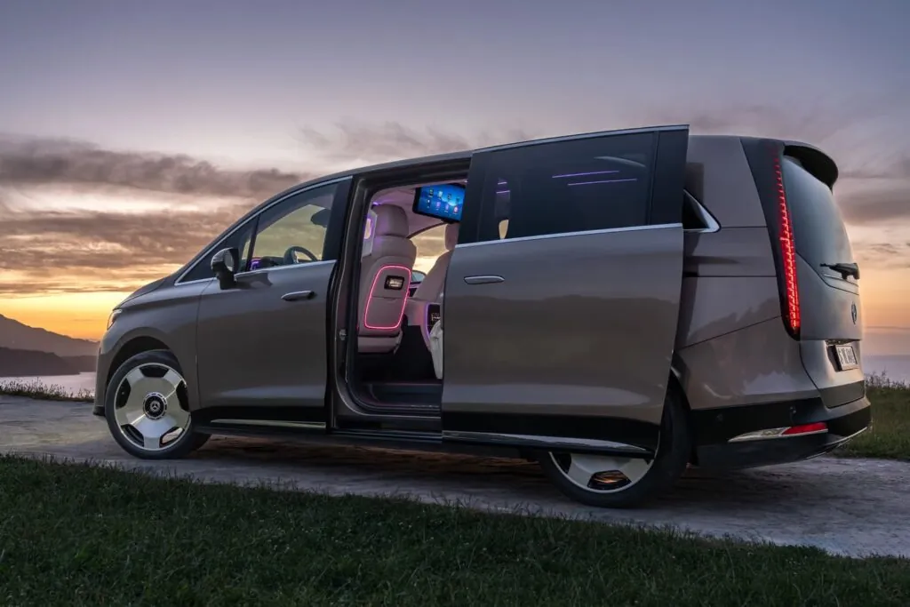 Электрический Mercedes-Benz VLE теперь доступен в новых комплектациях — photo 4